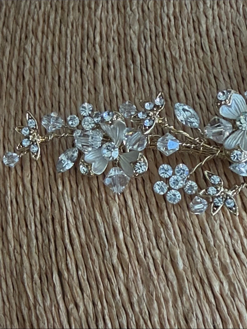 Artisan elegant gold